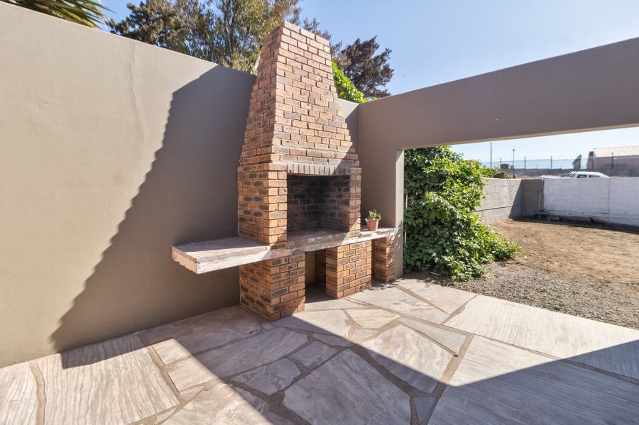 4 Bedroom Property for Sale in Vredenburg Western Cape